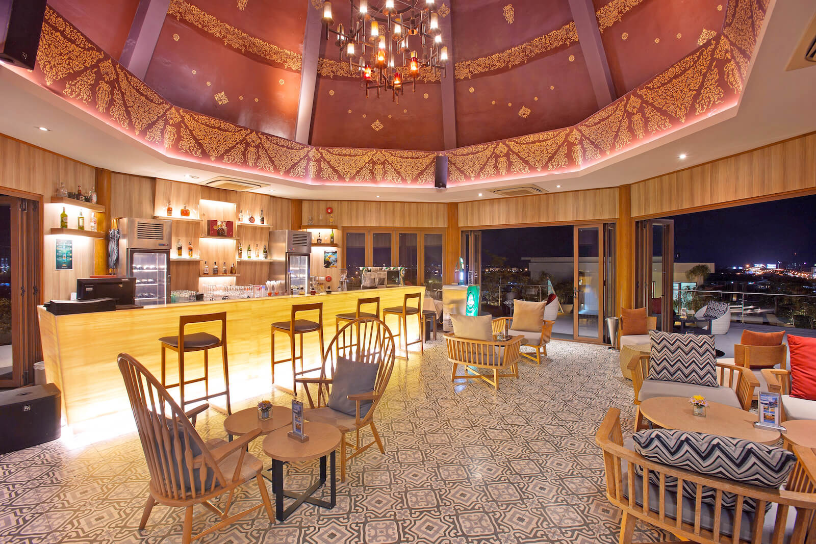 Sky-Bar_02-1.jpg