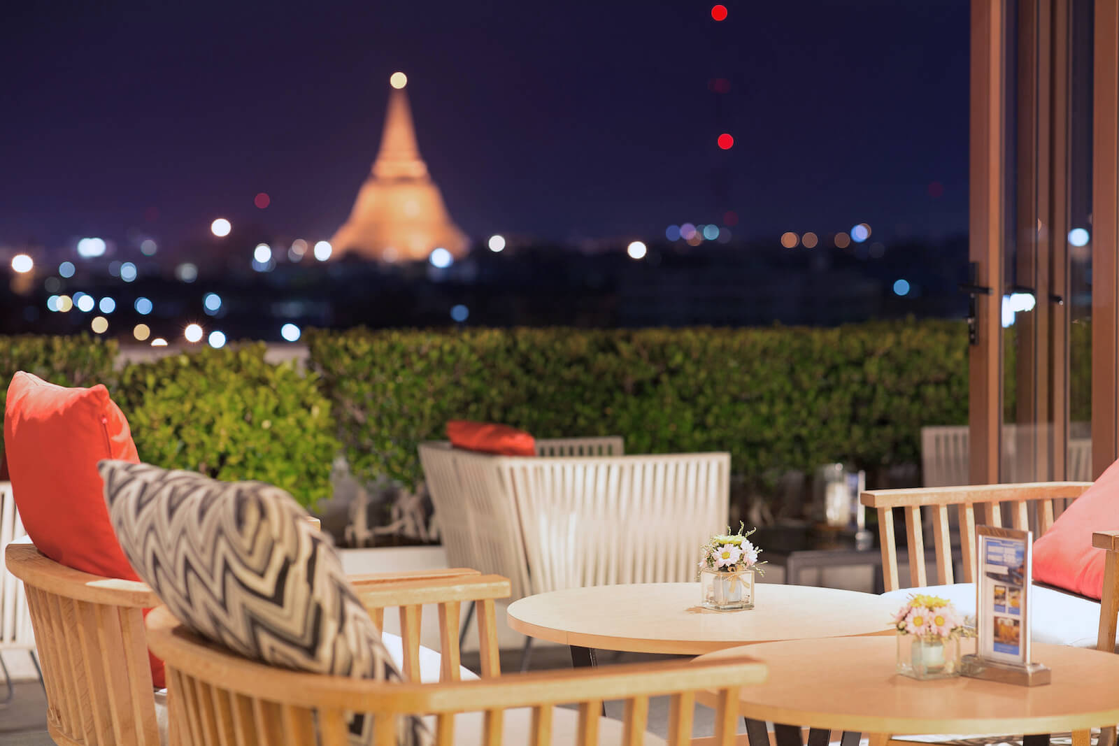 Sky-Bar_05-2.jpg